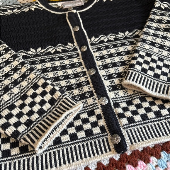 Norlender Black and White Patterned Cardigan - Picture 2 of 10